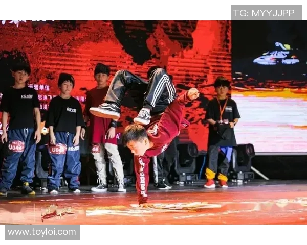 成都飞盘队在世界街舞大赛中以70分稳居积分榜首位 成都飞盘队在世界街舞大赛中以70分稳居积分榜首位